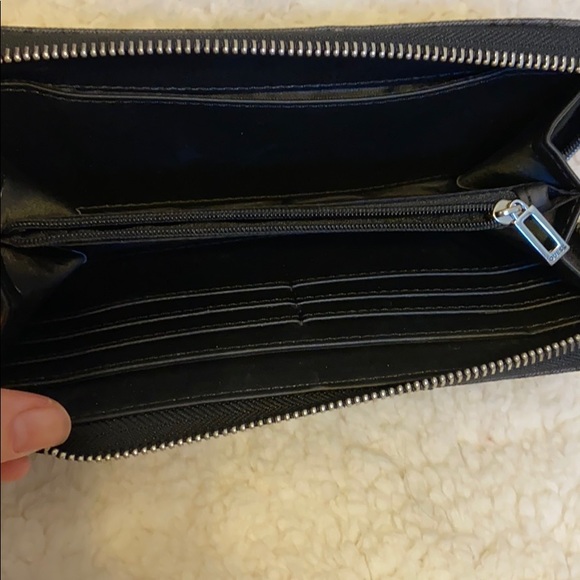 Guess wallet - Picture 3 of 3